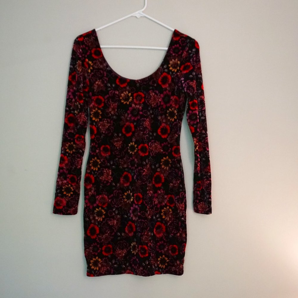 Floral, velvet, long-sleeved body-con dress